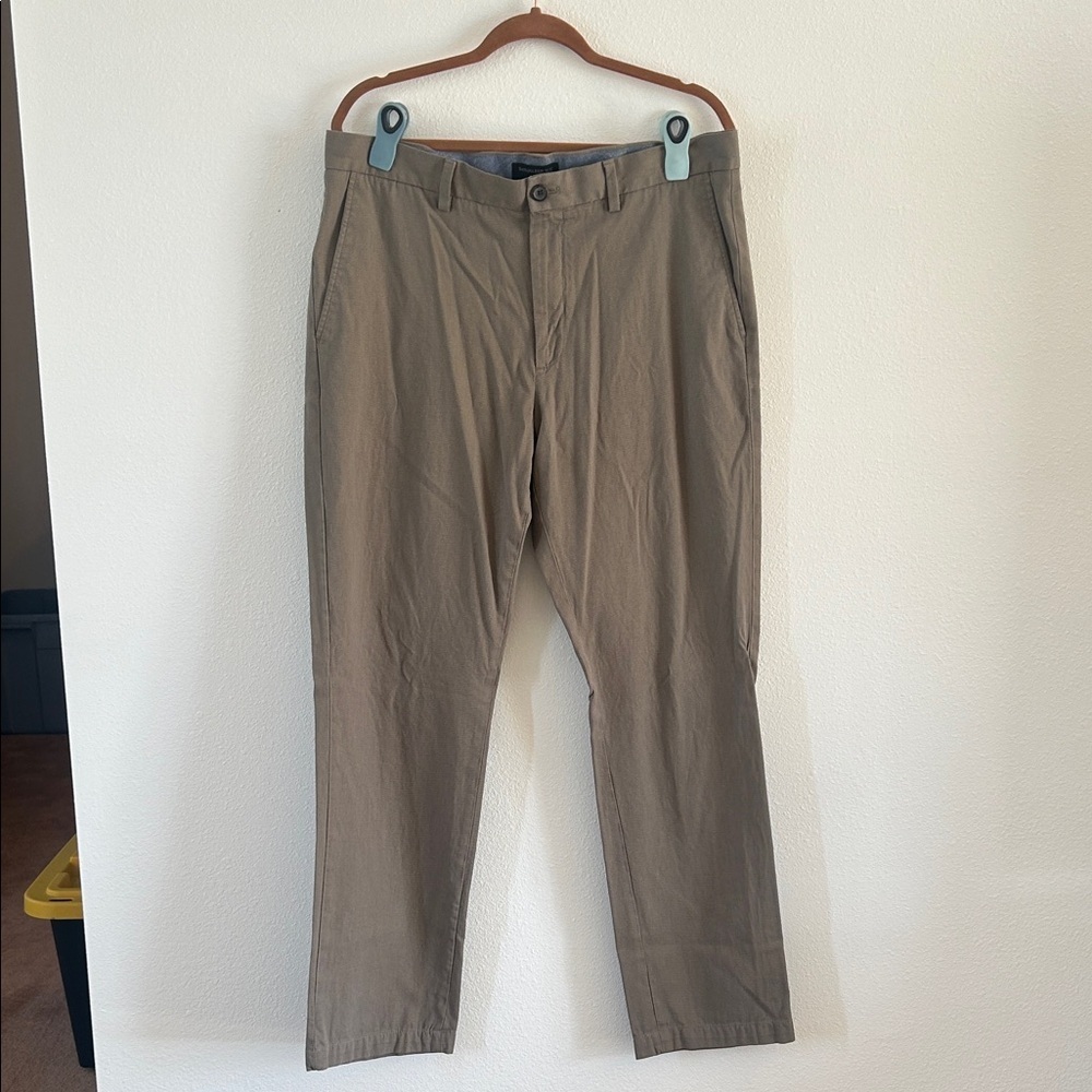 Banana Republic Men's Aiden Fit Chinos